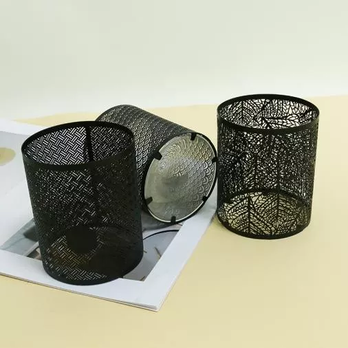 بلیک میٹل موم بتی ہولڈر